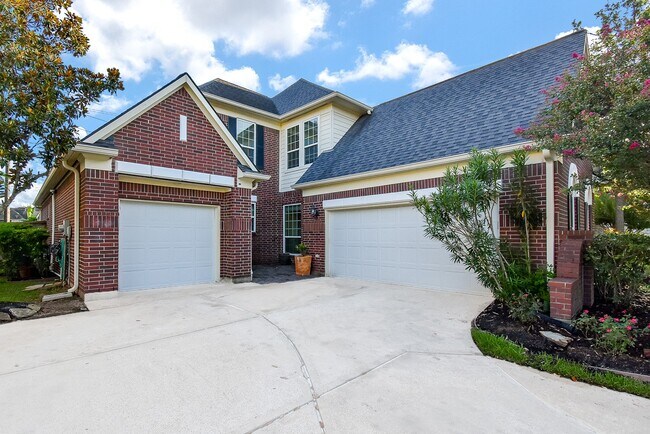 Building Photo - 7902 Silent Forest Dr