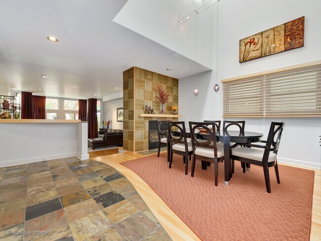 Building Photo - Rarely available single family home for rent in the Southport Corridor!