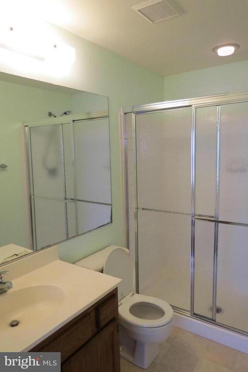 Building Photo - 2208 Wimbledon Cir