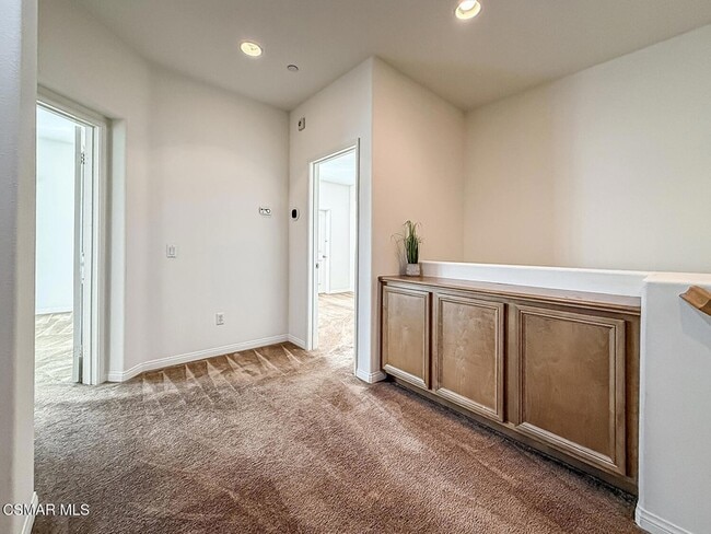 Building Photo - 2930 Esperanza Way