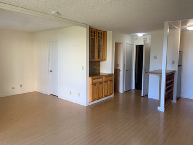 Building Photo - Studio Condo Available with $500 OFF FIRST MONTH'S RENT!!!