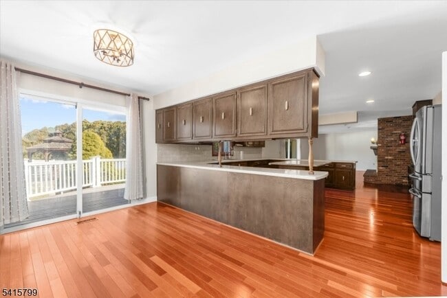 Building Photo - 300 Old York Rd