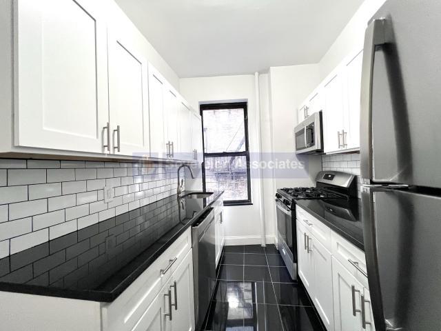 Building Photo - 2 bedroom in New York NY 10032