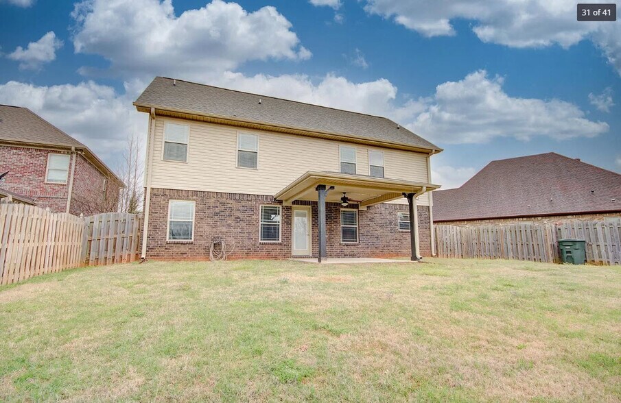 Building Photo - 103 Rainwood Dr SW