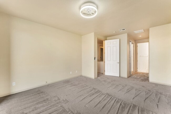 Building Photo - Elevated Summerlin Living Near TPC Summerlin
