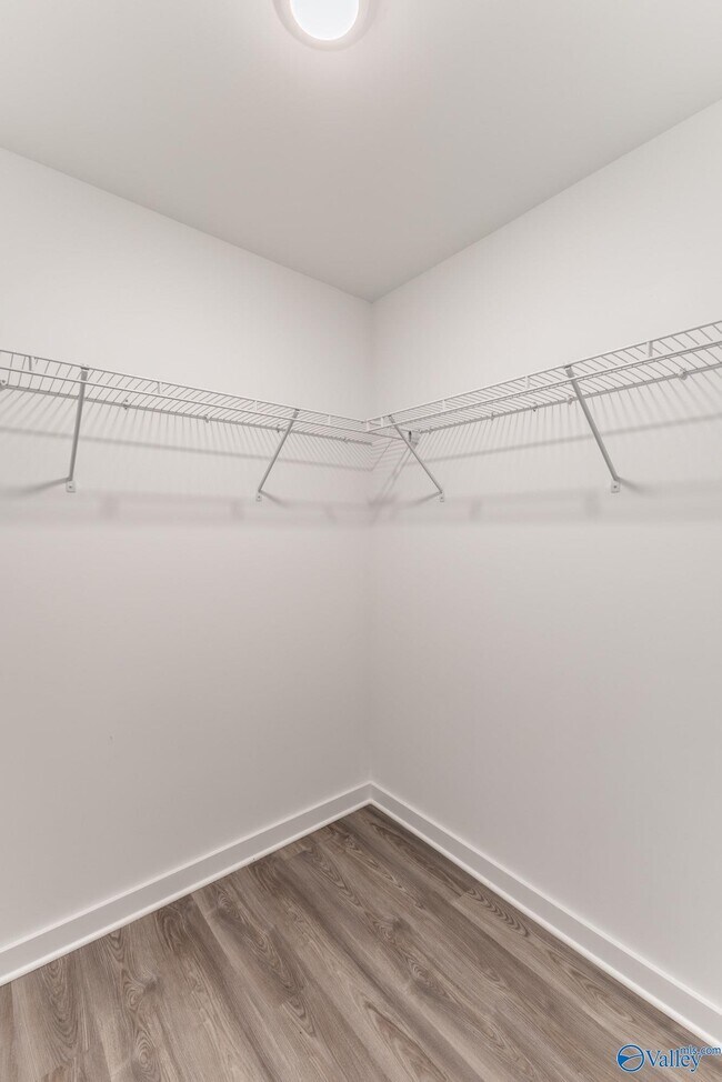 Building Photo - 7502 Discovery Pt Dr NW