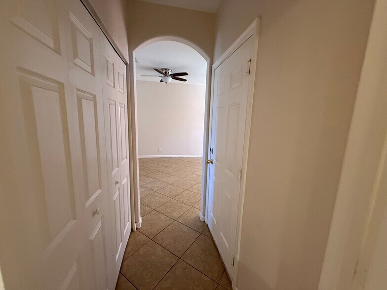 Building Photo - 7407 Briella Dr