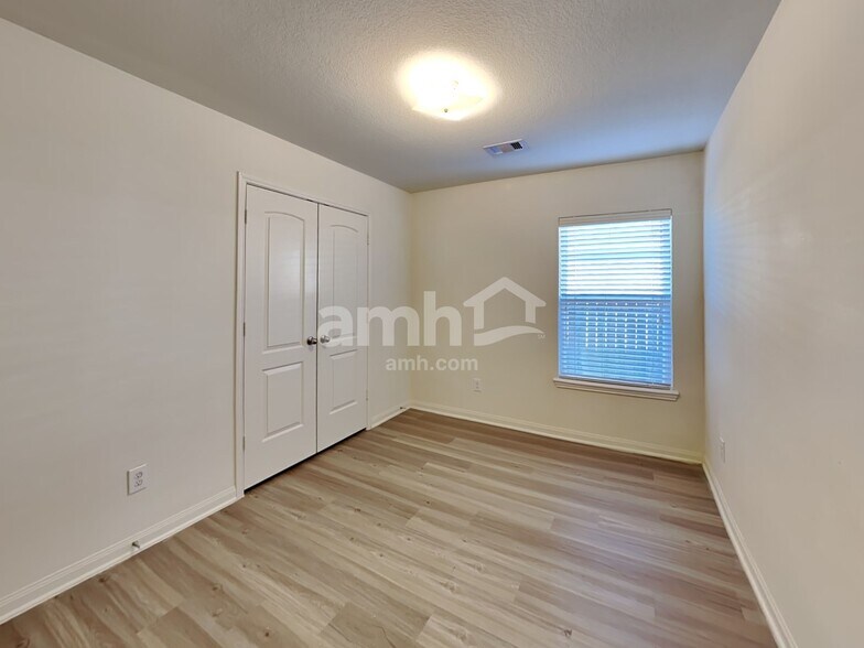 Building Photo - 21115 Baltic Rain Dr