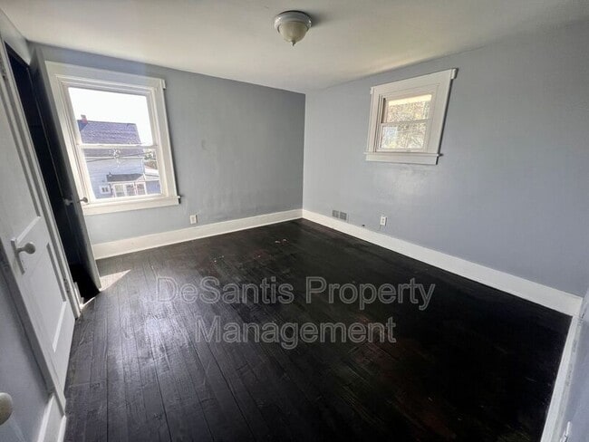 Building Photo - 506 Ninth St