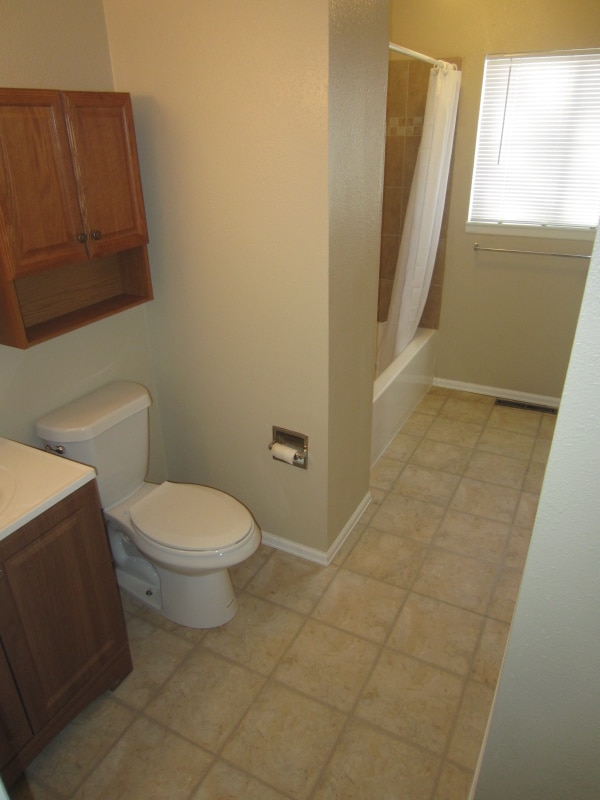 Building Photo - 1125 E Las Animas St