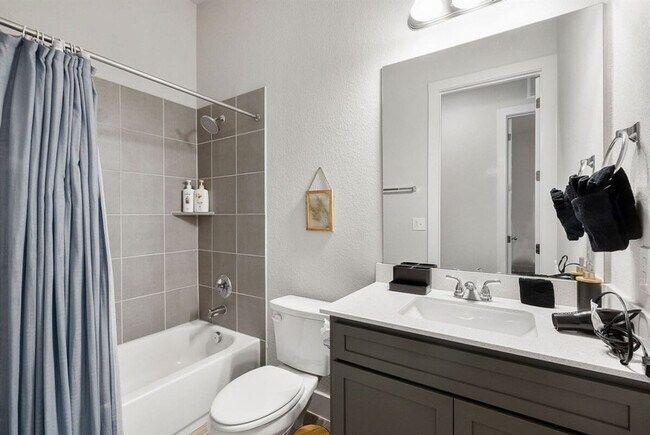 Building Photo - 11102 1/2 Charger Way-SI ID1363554P