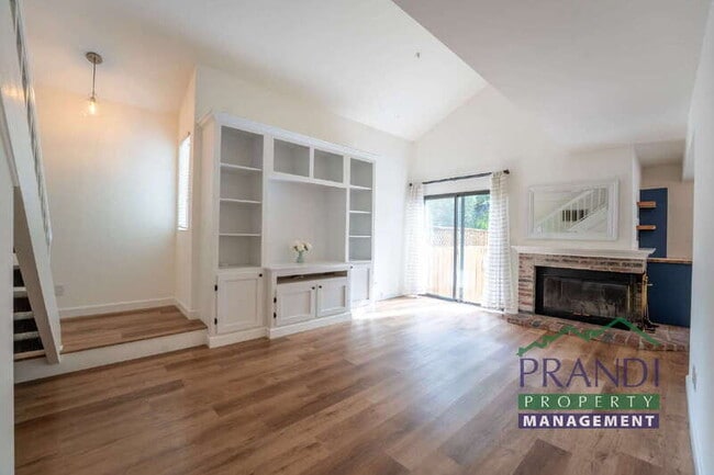 Building Photo - 25 Cedarwood Ln