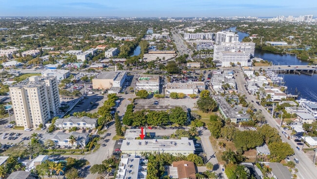 Building Photo - 1900 NE 8th Ct