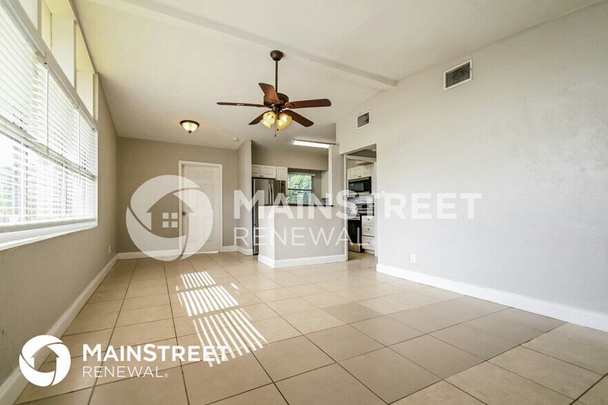 Building Photo - 3521 Schwalbe Dr