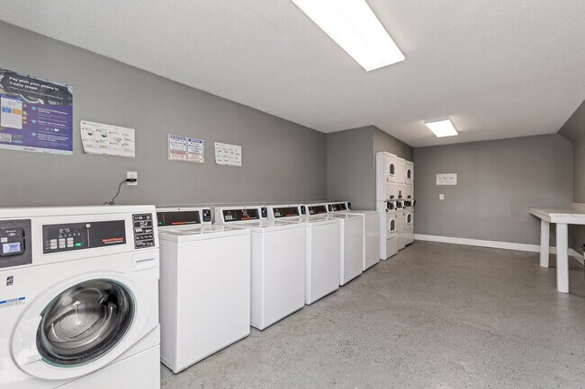 Building Photo - Garden View Terrace