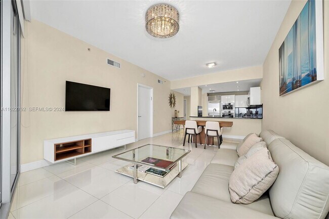 Building Photo - 17121 Collins Ave