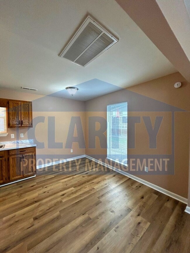 Building Photo - Convenient 3-Bedroom, 2-Bath Home in a Cen...