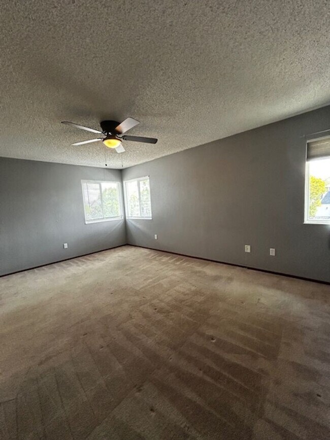 Building Photo - 7689 Melody Dr