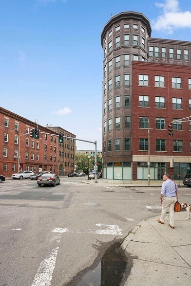 Building Photo - 40 Fay St