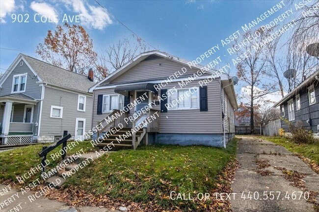 Building Photo - 902 Cole Ave