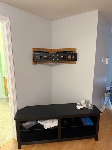 Building Photo - 6 Crestview Cir