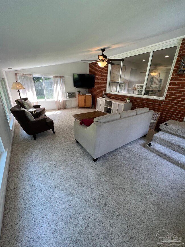 Building Photo - 320 Gamarra Rd