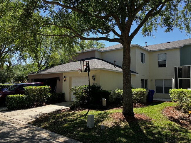 Building Photo - 1523 Par Ct