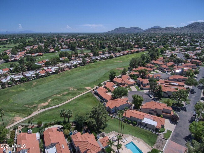 Building Photo - 4020 E Laurel Ln