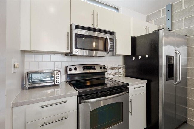 Building Photo - 4801 S Congress Ave