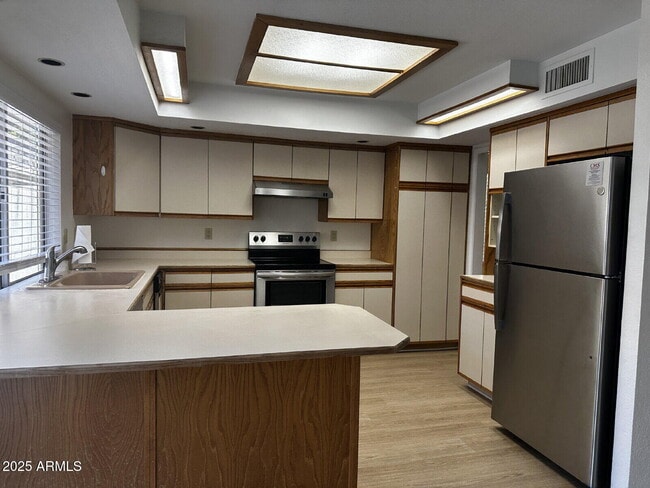 Building Photo - 966 E Morningstar Ln