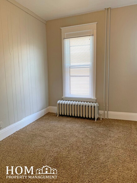 Building Photo - 431 N 5th St