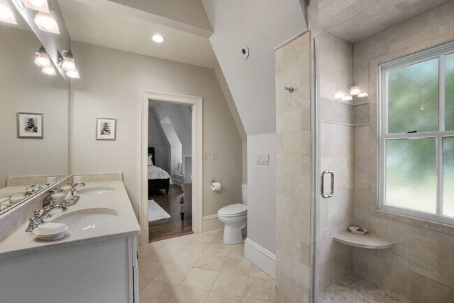 Building Photo - 28 Pennsylvania Ave