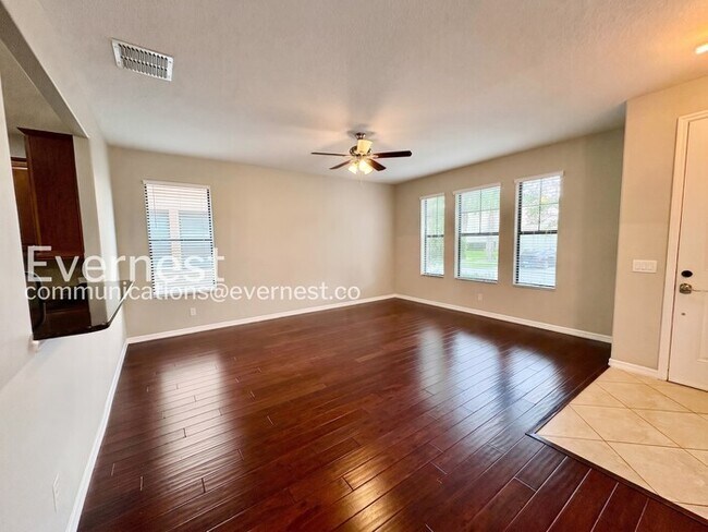 Building Photo - 4 Bed, 3 Bath Home with Garage / Pet-Friendly / Vouchers Accepted / Available Now!