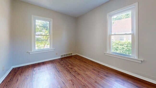 Building Photo - 1288 E 167th St