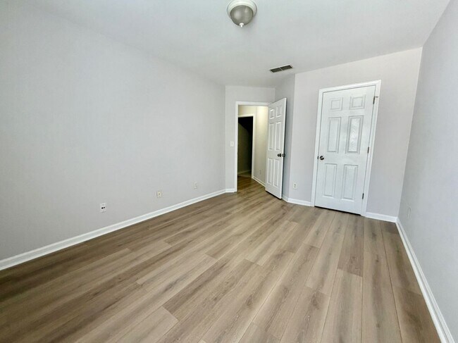Building Photo - 4216 Rogers Creek Ct