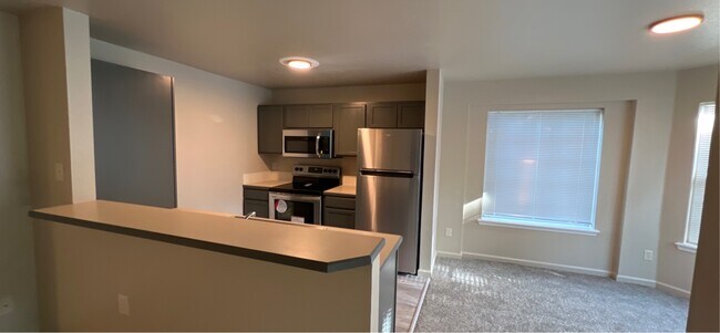 Building Photo - 10066 W Garverdale Ln