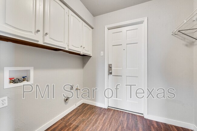 Building Photo - 13214 Fall Mnr