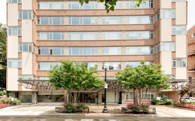Building Photo - 1545 18th St NW