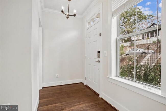 Building Photo - 3016 20th St S