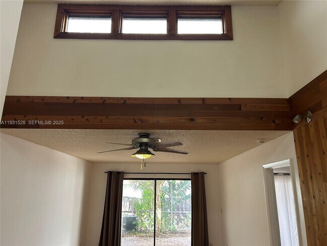 Building Photo - 6857 SW 36th Ct