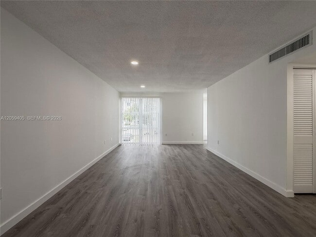 Building Photo - 17570 Atlantic Blvd