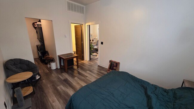 Building Photo - 4213-4213 Trinity Rd