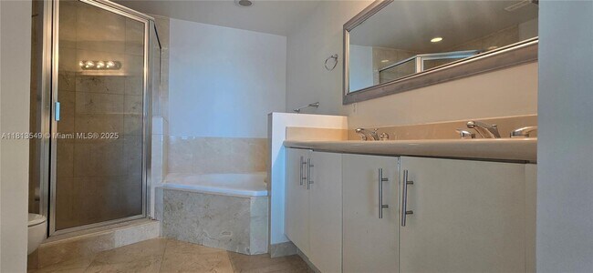 Building Photo - 7910 Harbor Island Dr