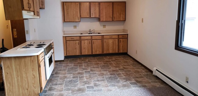 Building Photo - 1285 Daleview Dr