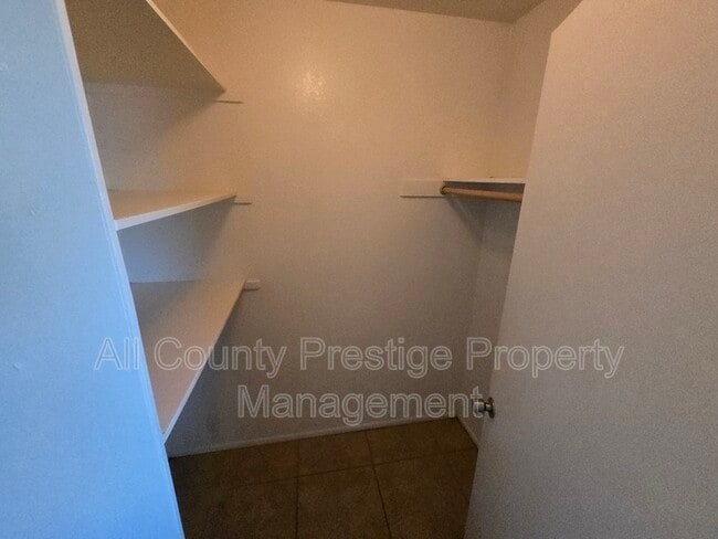 Building Photo - 1831 W Mulberry Dr