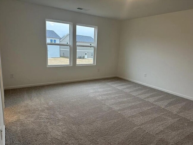 Building Photo - 2069 Boxwood Cir