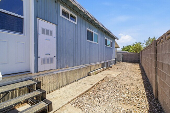 Building Photo - Spacious 2 Bed, 2 Bath Retreat in Charming Boulder City!