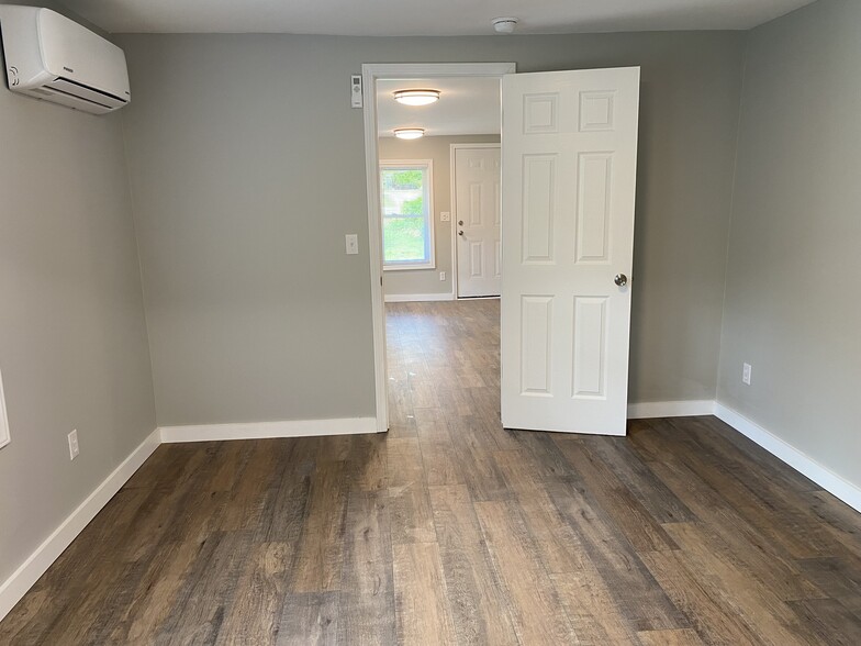 Primary Bedroom - 302 Rose St
