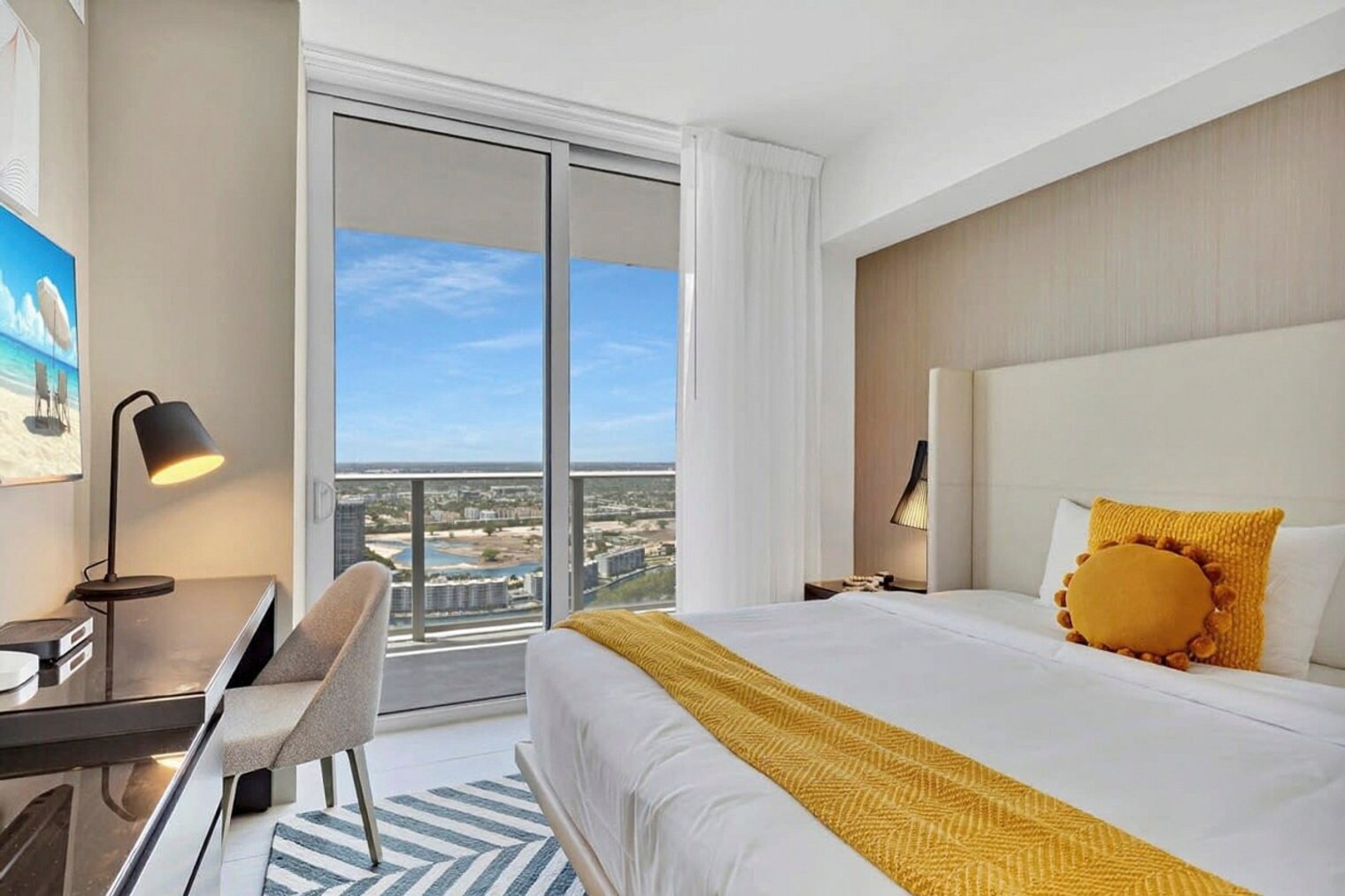 Building Photo - 4010 S Ocean Dr