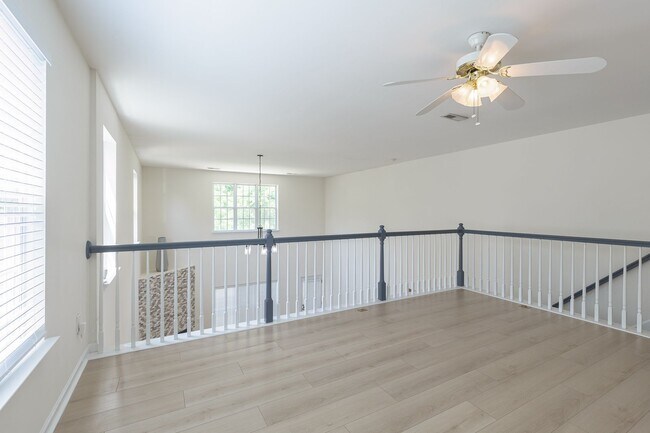 Building Photo - 5907 Landerwood Dr